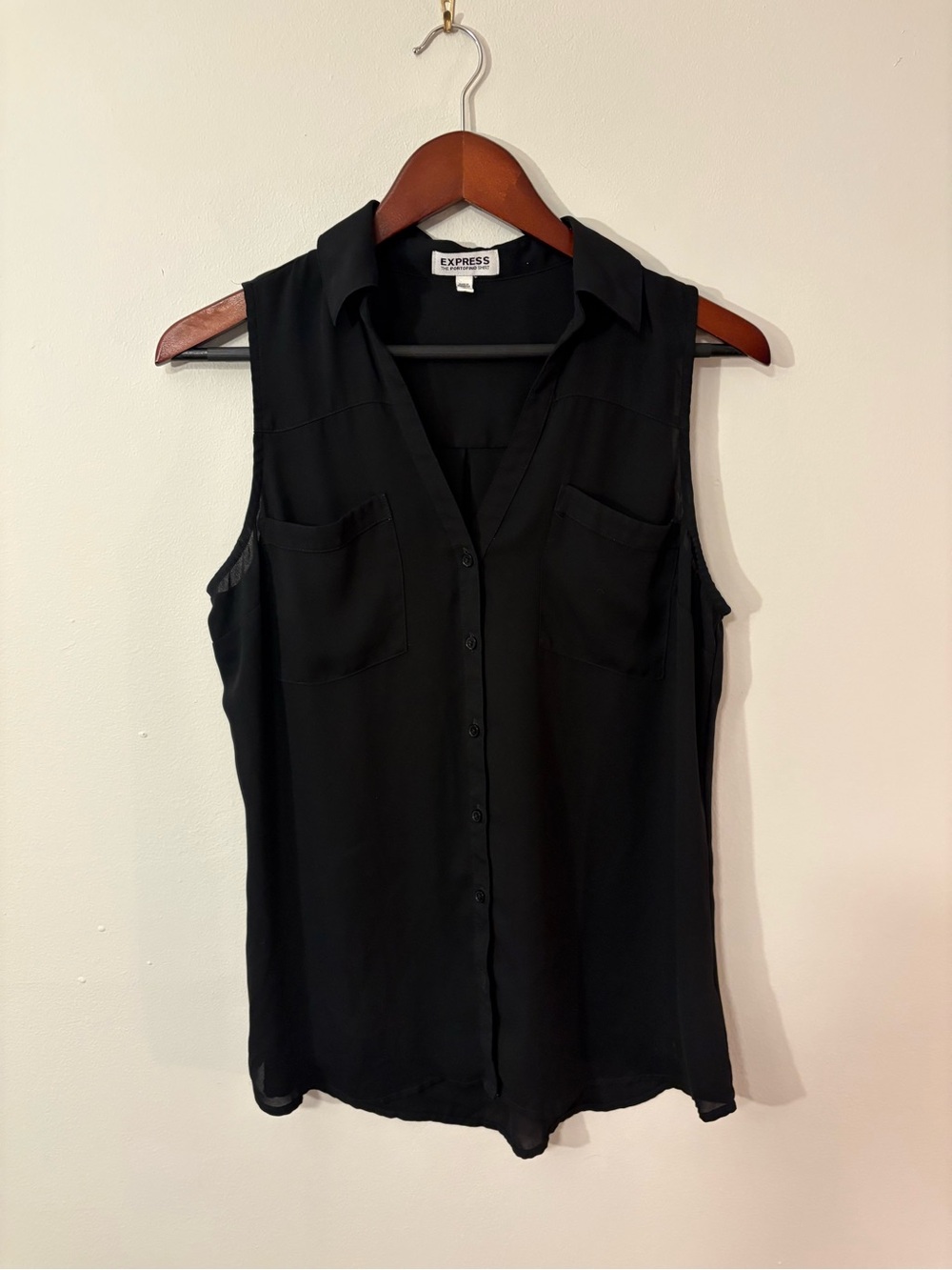 Express Portofino Sleeveless Button-Down Shirt — Black — Size M 🖤